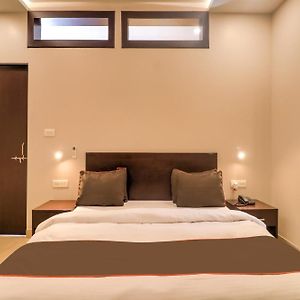 Townhouse Amaraa Farms Near Lulu Hypermarket